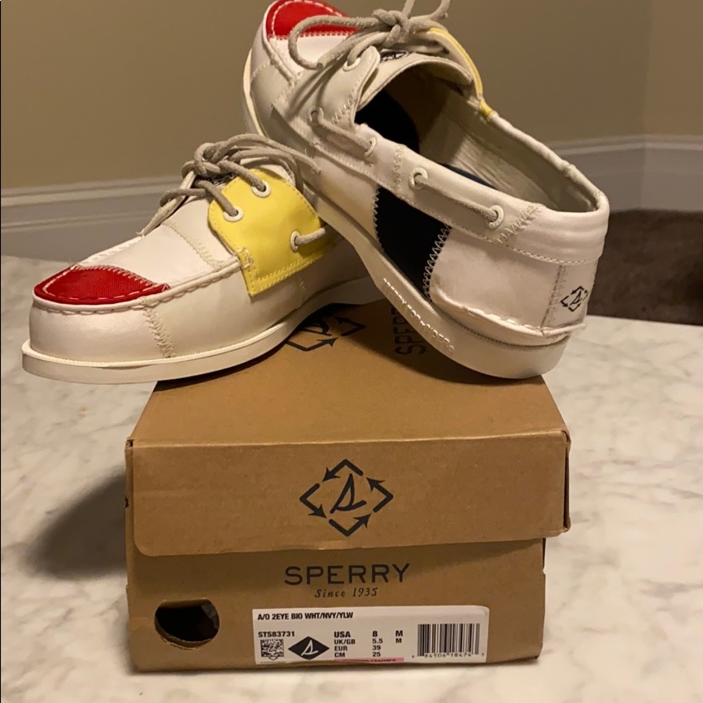Sperry recycled loafer. Never worn!!!!!